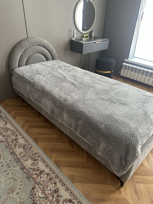 Продам новая кровать 90*200