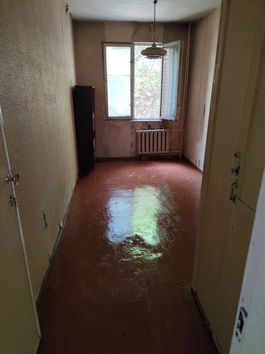 Чилонзор 8 кв.дан 2/2/4 уй срочно сотилади