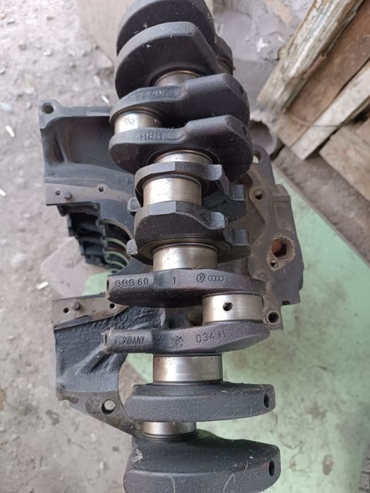 Продам двигатель на Ауди 2,3