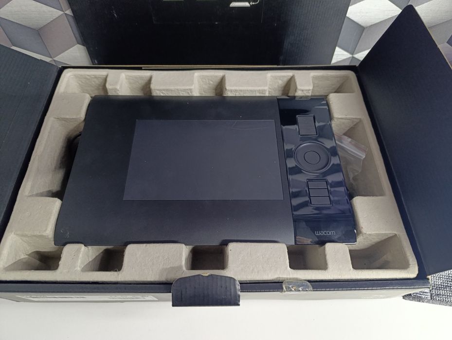 Tableta grafica wacom  ptk 440 la cutie