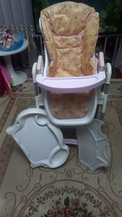 Детский стульчик для кормления