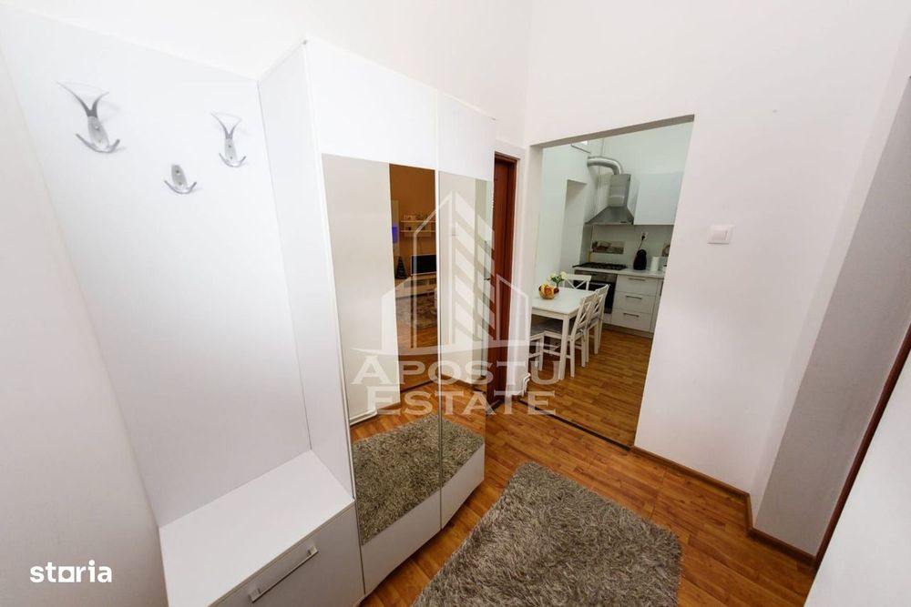 Oportunitate de investitie in Piata Unirii in cladire reabilitata.