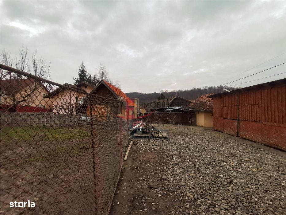 Casa, Vila, 3 camere, 2 bai, 7 km de centrul orasului, Bardesti,Targu