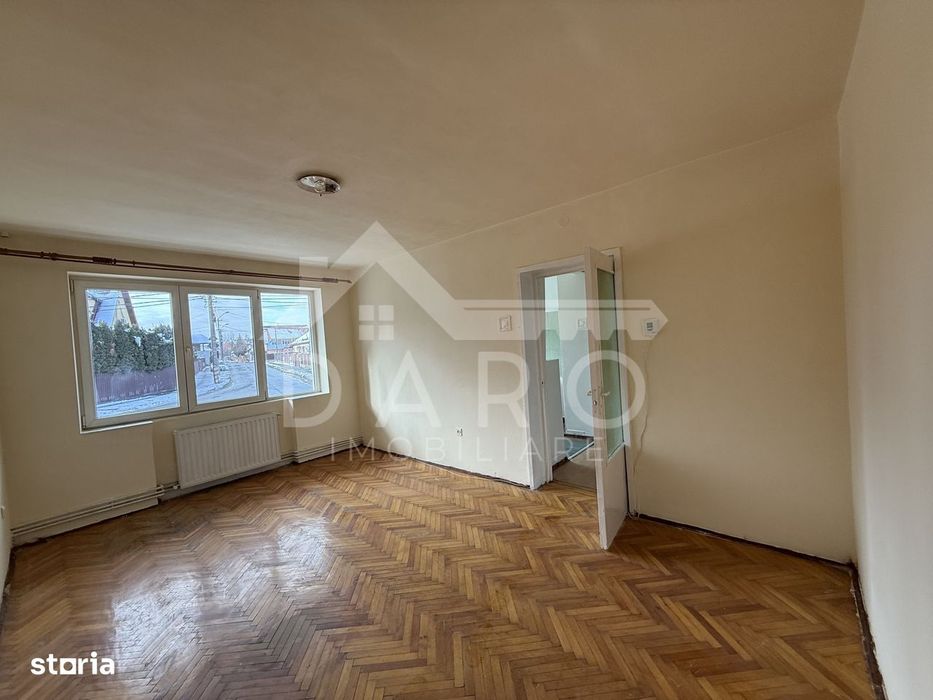 Vindem apartament cu doua camere situat in zona pietei Dacia,din Tudor