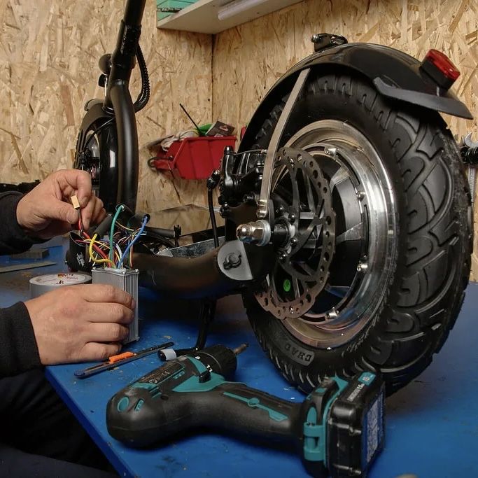 Мастер по ремонту электросамокатов