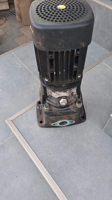 Pompa grundfos trifazica