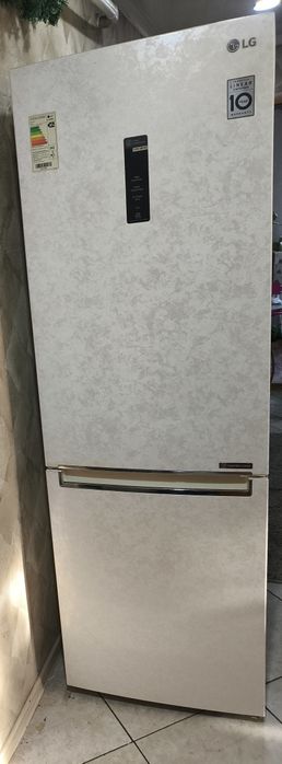 Холодильник высота 1, 9м