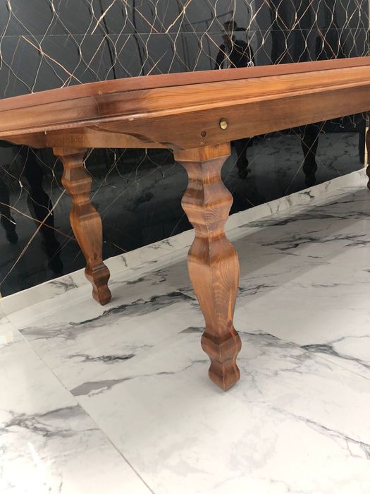 Стол для зала без стульев