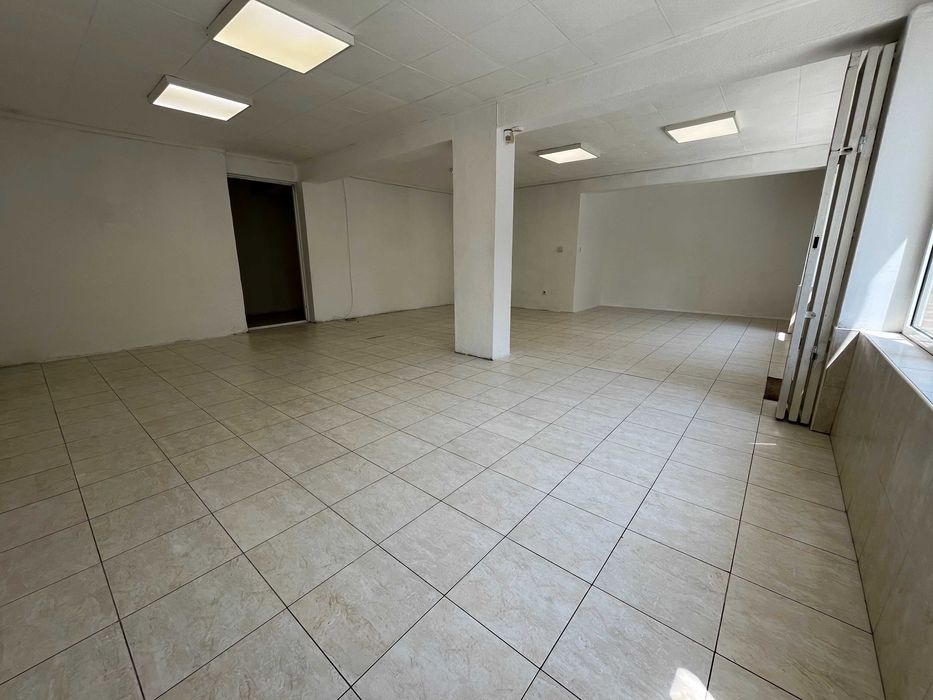 Дава се под наем Магазин в Варна, Трошево - 61 кв.м за 484.5 € - Снимка #1