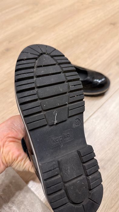 Продам детские туфли