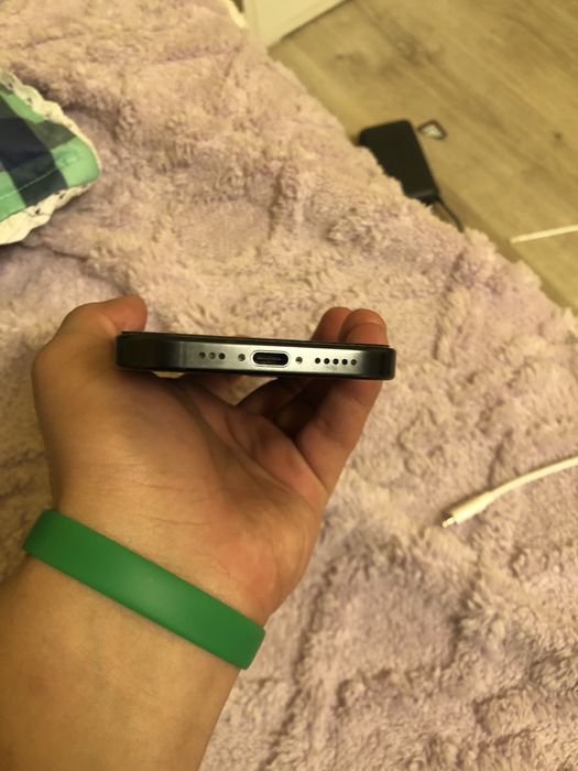 Iphone 16 pro 256 гб , коробки нет