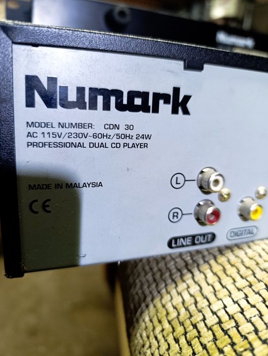 Numark CDN 30  Проигрыватель СД дисков