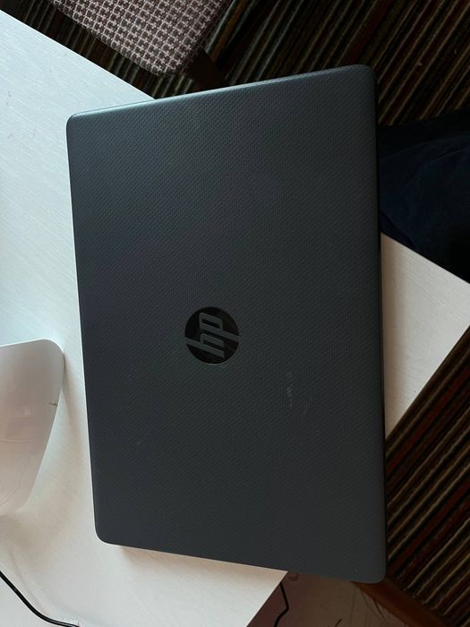 Ноутбук hp 
Hp
Процессор 8гб 
Память 256 гб
Коробкасы 
Хамме зат