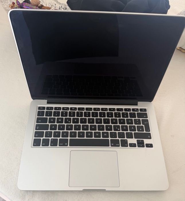 Продаю MacBook Pro Retina 13” Early 2015 состояния хорошее