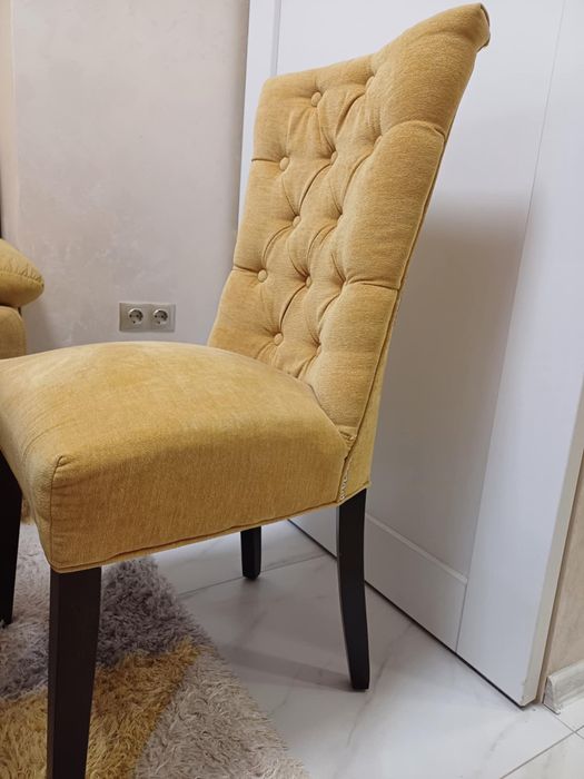 Продавам 6 броя трапезни стола