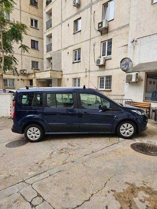 Ford TRANSIT CONNECT Primul proprietar, aparține Camerei de Comerț și Industrie a României.
