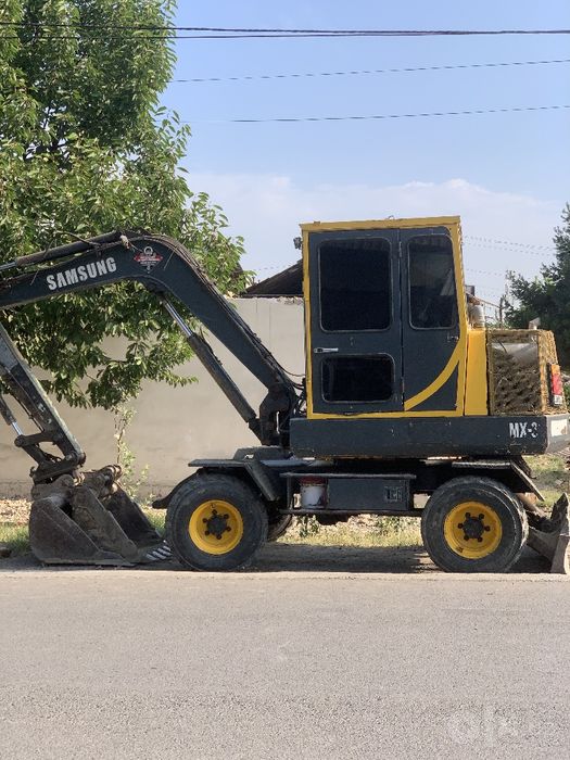 Eskavator oq bosh sotiladi