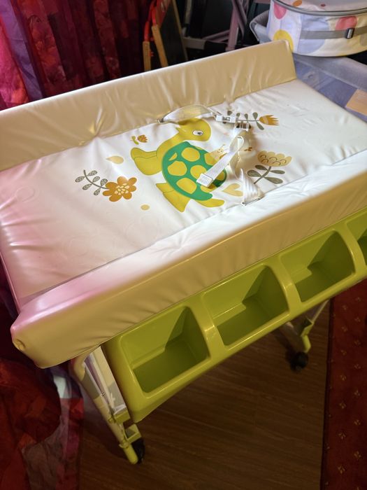 Продам детскую ванночку с пеленальным столиком