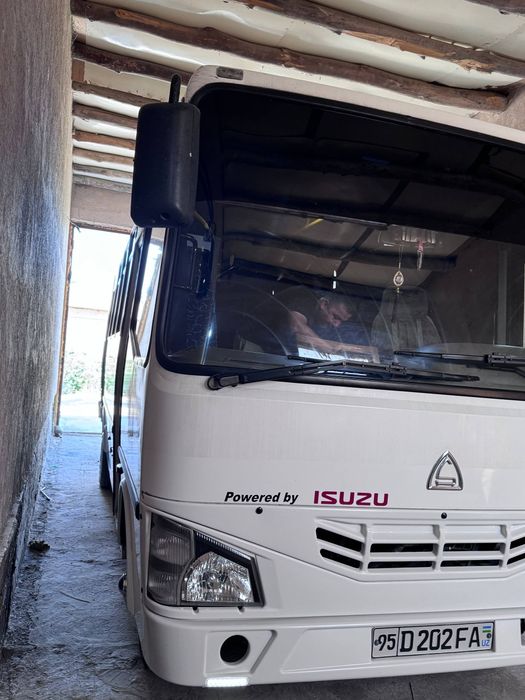ISUZU NP40 2021yil