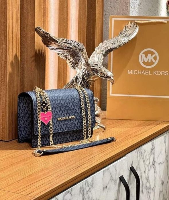 Genti Michael Kors,diverse dimensiuni si nuanțe,logo metalic auriu,sac