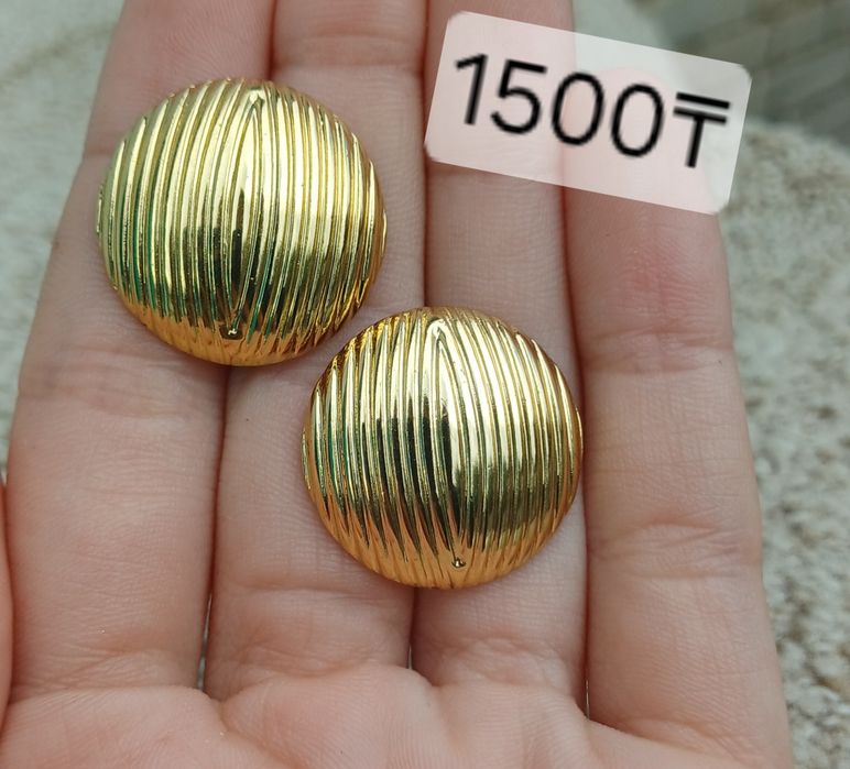 Продаю серьги из титана