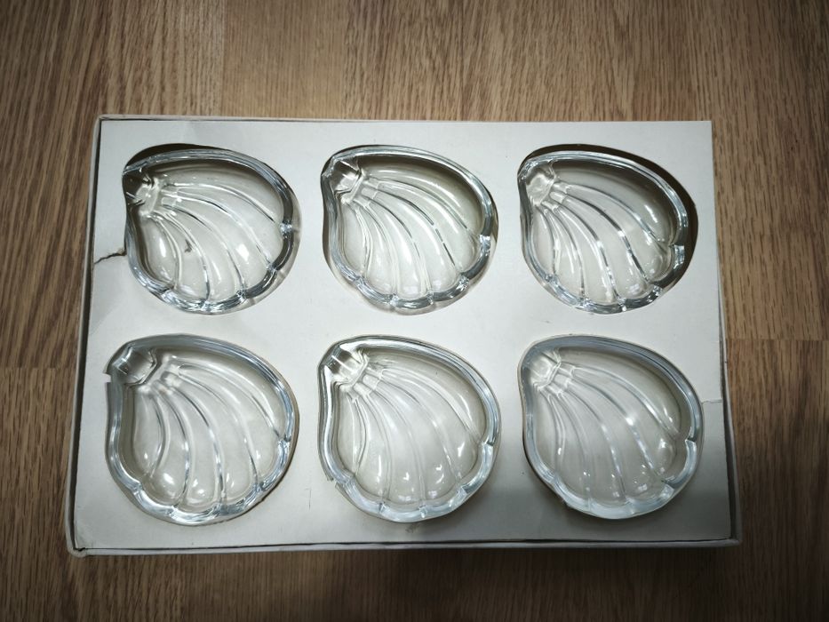 Розетки пепельницы-икорницы