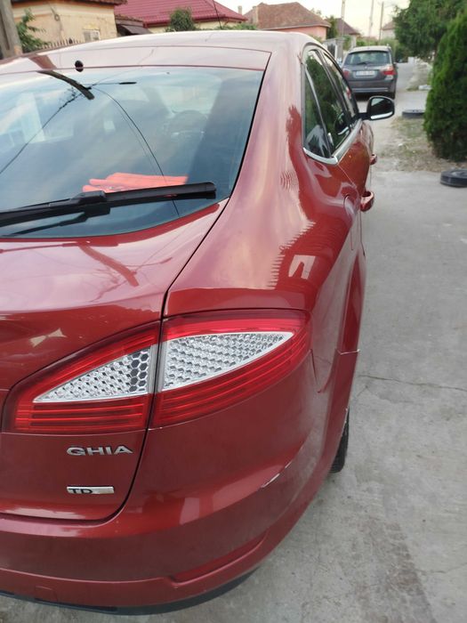 Vând Ford Mondeo ghia