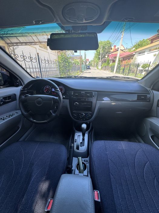 Продам свой автомобиль Gentra черный