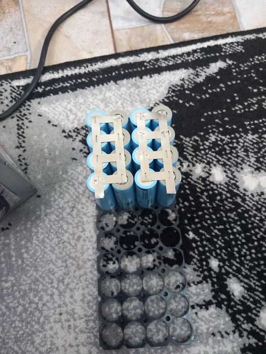 Fac la comanda acumulatori pentru navomodel li ion  celule LG 18650