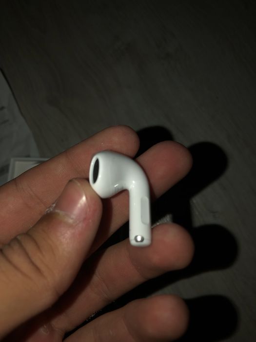 Apple airpods 4