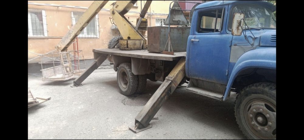 Продам Автовышку зил 130