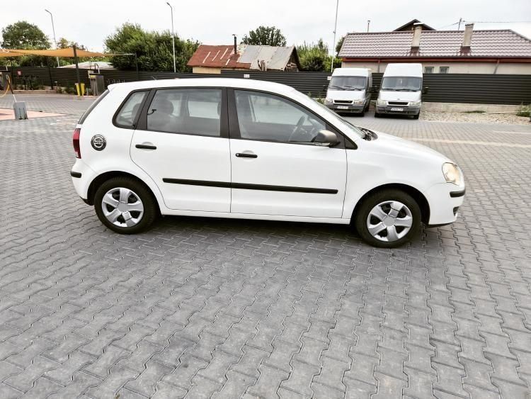Volkswagen Polo facelift, 2008 Euro 4, 12 benzină, stare impecabilă