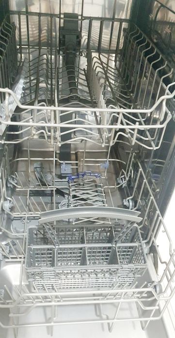 Продам посудомоечную машину