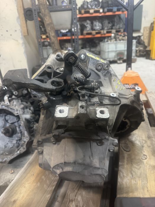 Скоростна кутия голф 5 1.6 бензин 6 скорости golf V 1,6 JHY