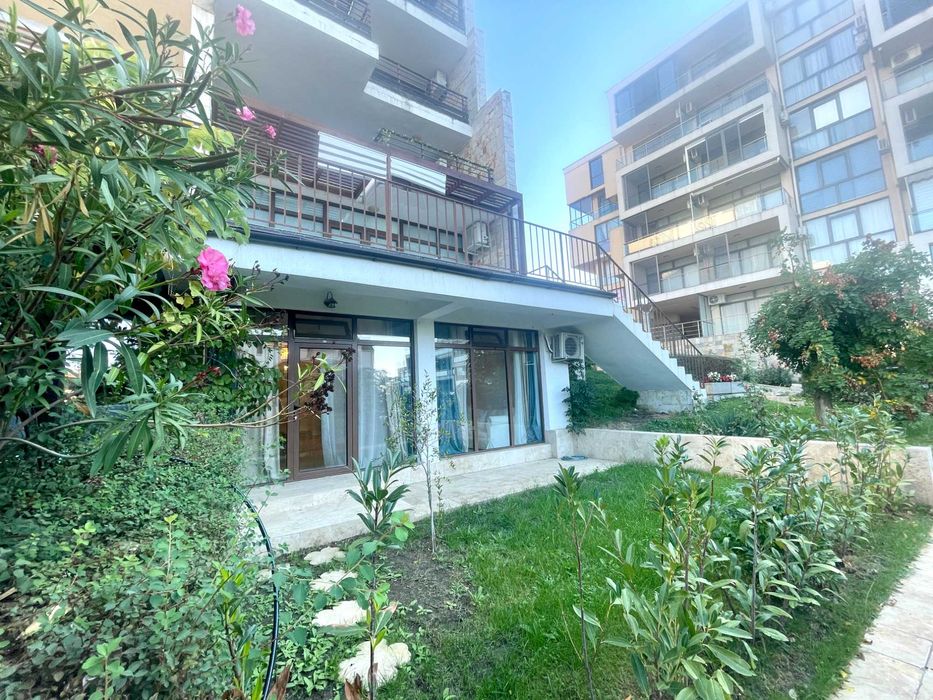 Продава се Двустаен апартамент в Свети Влас - 98 кв.м за 1684 €/кв.м - Снимка #12