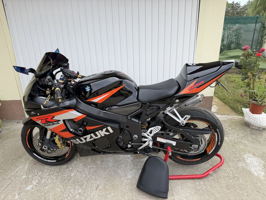 Suzuki GSXR k4 ..