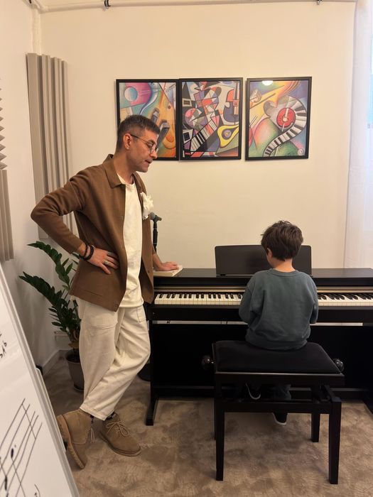 Lectii si cursuri de Pian / Canto / Terapie Muzicala / Coaching