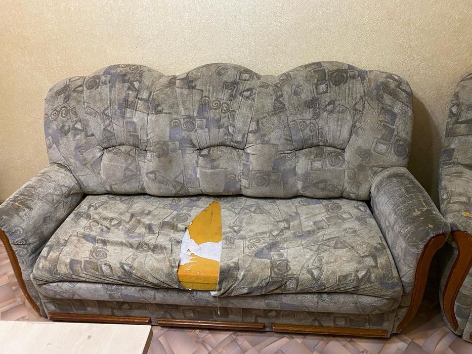 Продаются диван и два кресла
