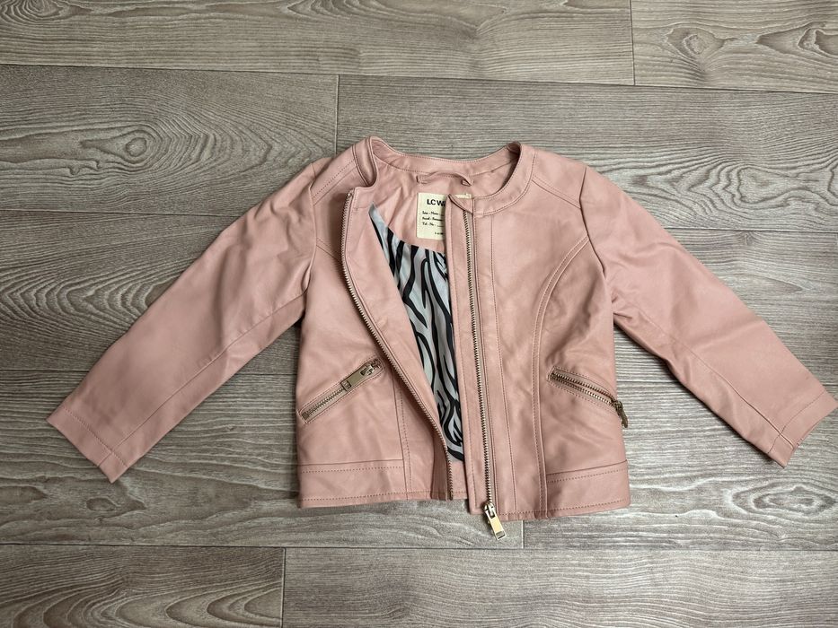 Продам куртку на девочку