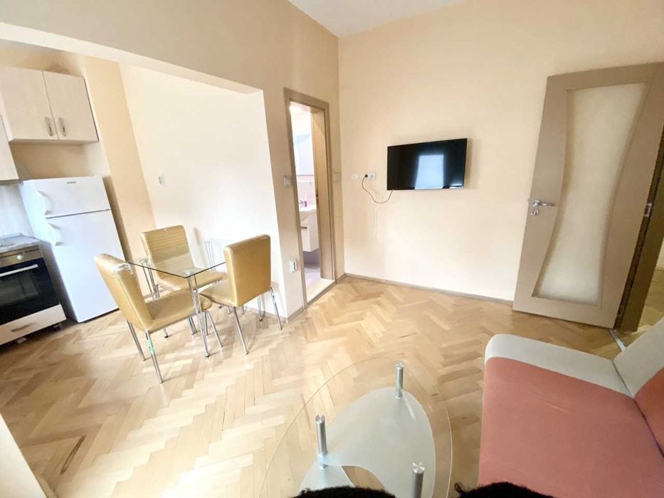 Дава се под наем Двустаен апартамент в Пловдив, Мараша - 65 кв.м за 375 € - Снимка #2