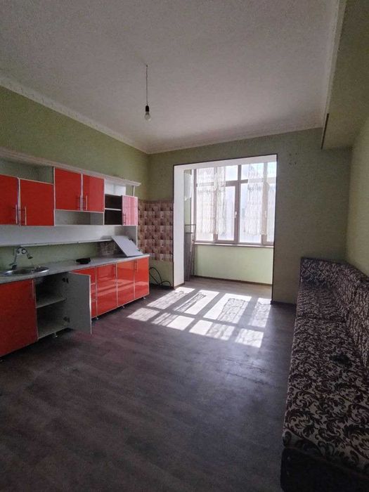 Продается 4х комнатная квартира на Шарк1 базарчик 127 м2Цена 60000 у.е