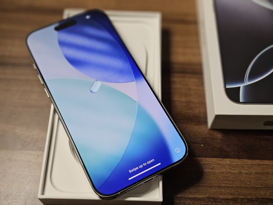 iPhone 16 Pro Max
