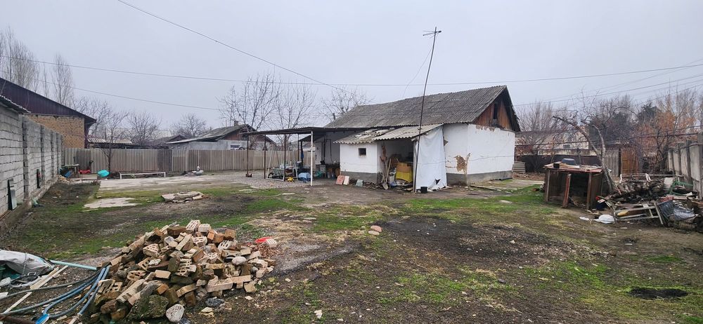 Uy sotiladi 7.24 sotih 20ming