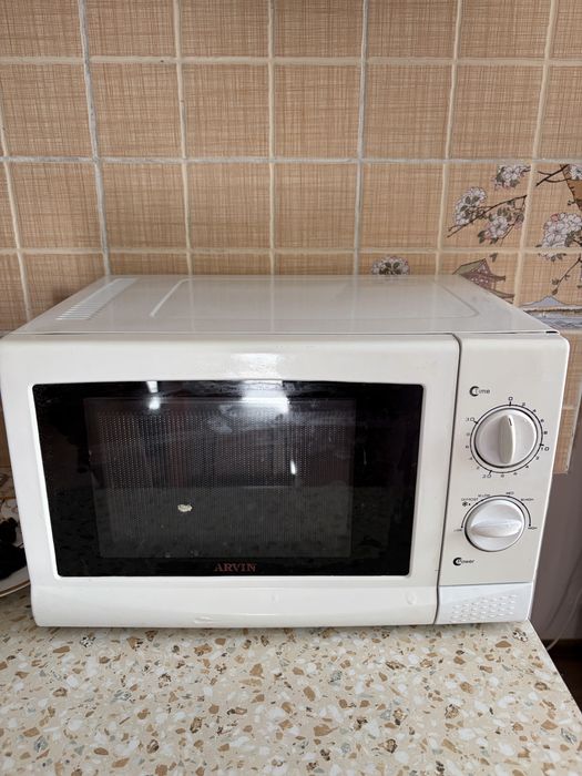 Продам микроволновку. Нерабочая.