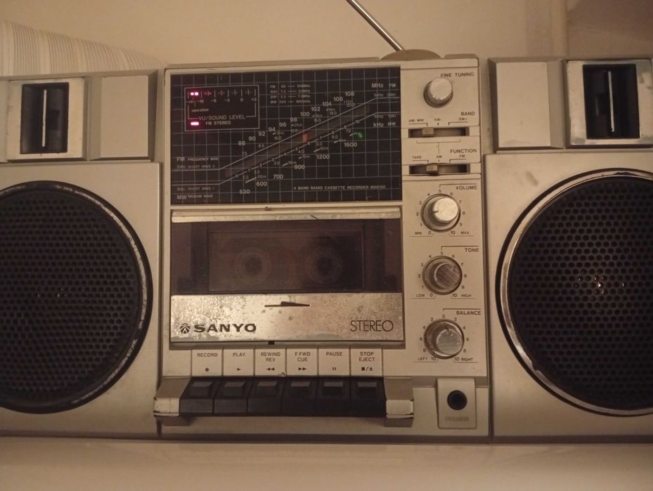 Radiocasetofon SANYO