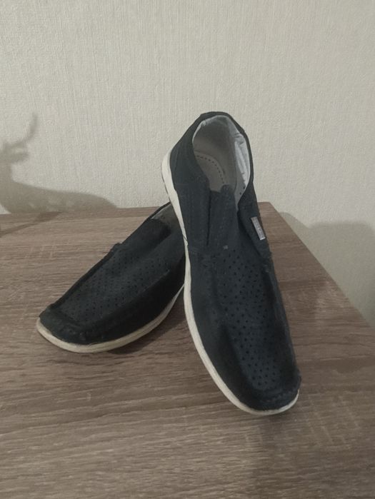 Макасы синего цвета