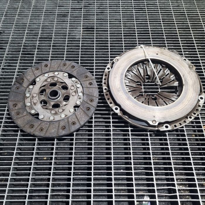 Kit ambreiaj Skoda Yeti 2.0 TDI 2009 - 2013 110CP 1968CC Manuala 5 Trepte CUUA CFHA DFSA ...