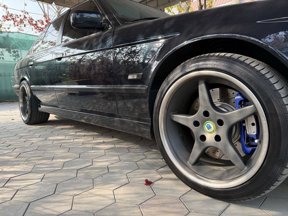 BMW E34 1995 M54B30 в бодром состоянии! Готова к новым приключениям!