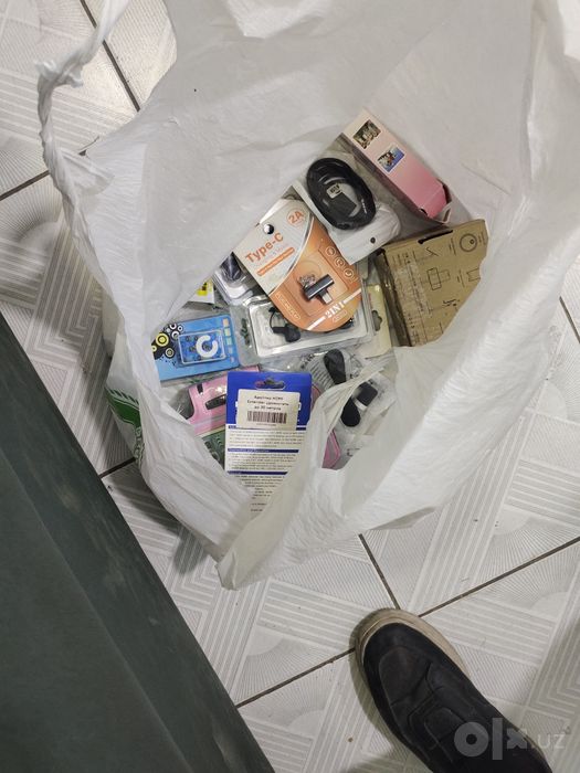 Telefon va kompyuter aksessuarlari arzonga bervoriladi