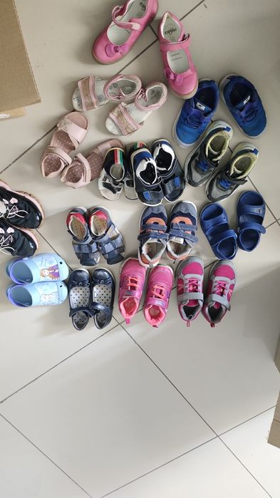 Сандалии Кроссовки